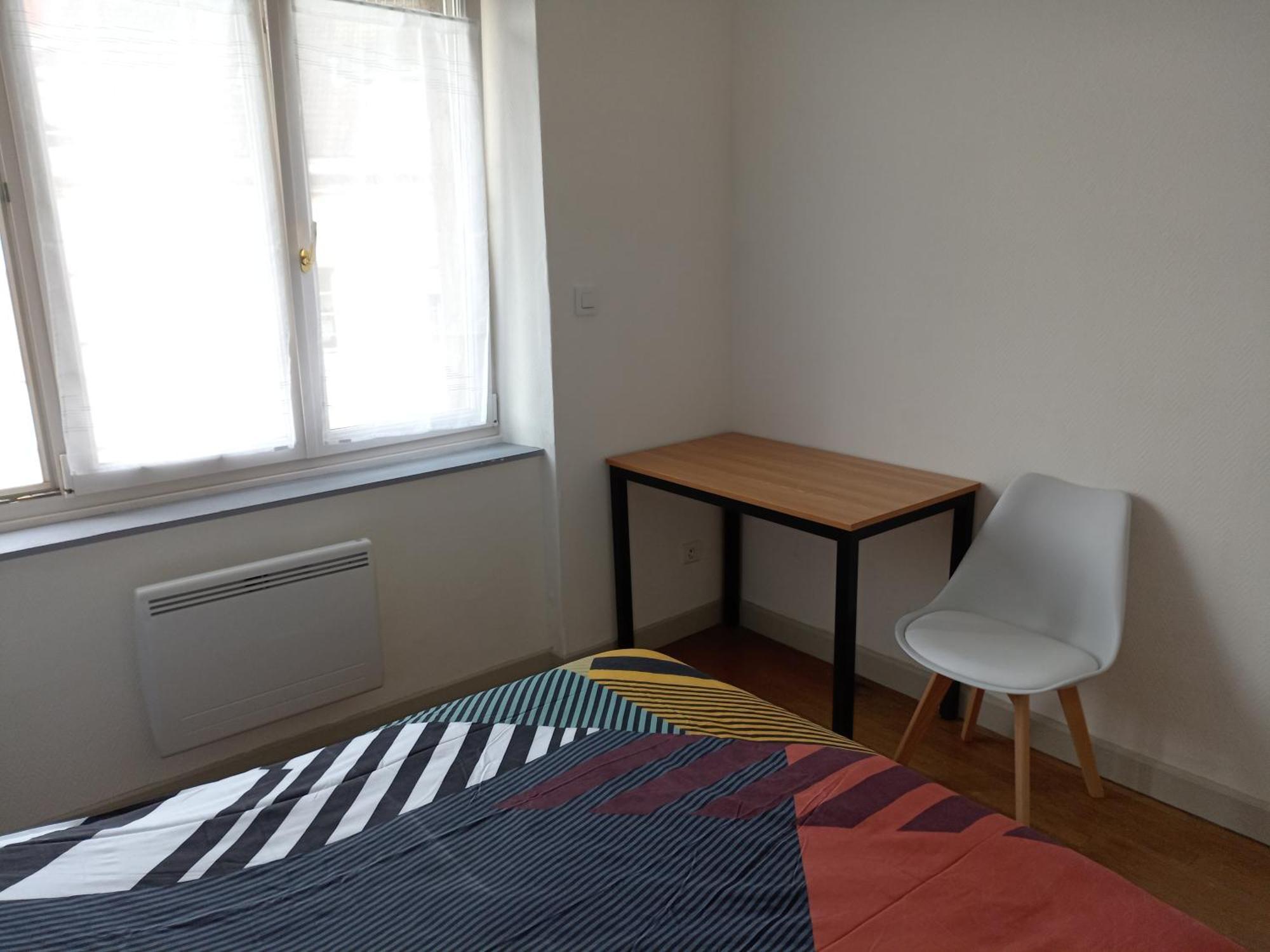 Appartement Paisible - Coeur De Ville ル・クルーゾ エクステリア 写真